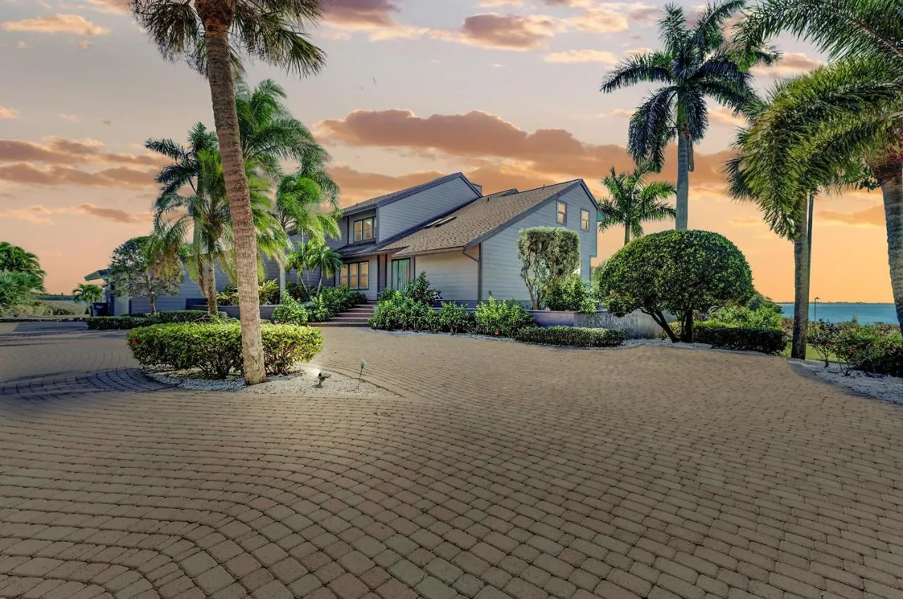 Bay House Retreat Managed By Beach Retreats Bradenton